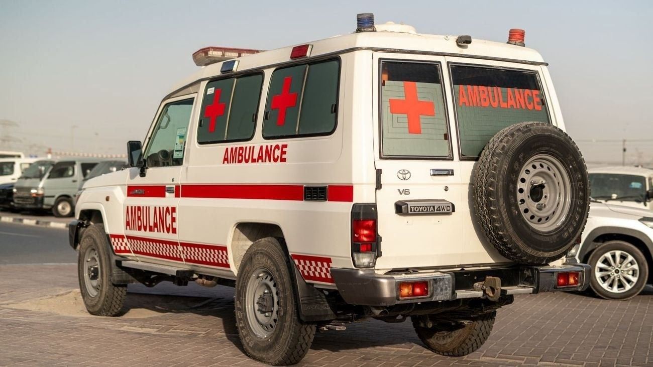 تويوتا لاند كروزر 70 78 (GRJ78) 4.0Ltr. M/T HardTop READY AMBULANCE 2023YM