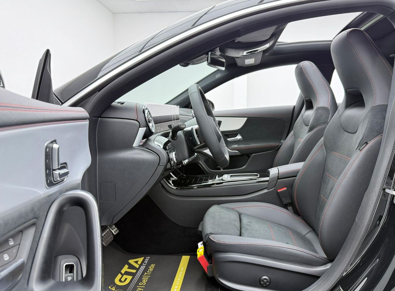 Mercedes-Benz CLA 200 Premium 2.0L *Brand New* 2025 Mercedes Benz CLA 200 AMG Premium, 5 Years Mercedes Warranty, Delivery