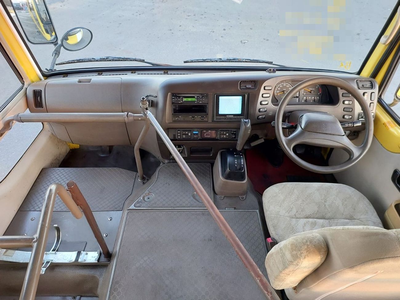 ميتسوبيشي روزا MITSUBISHI ROSA BUS RHD 2004 MODEL 4.2 L DIESEL AUTOMATIC(PM00674)
