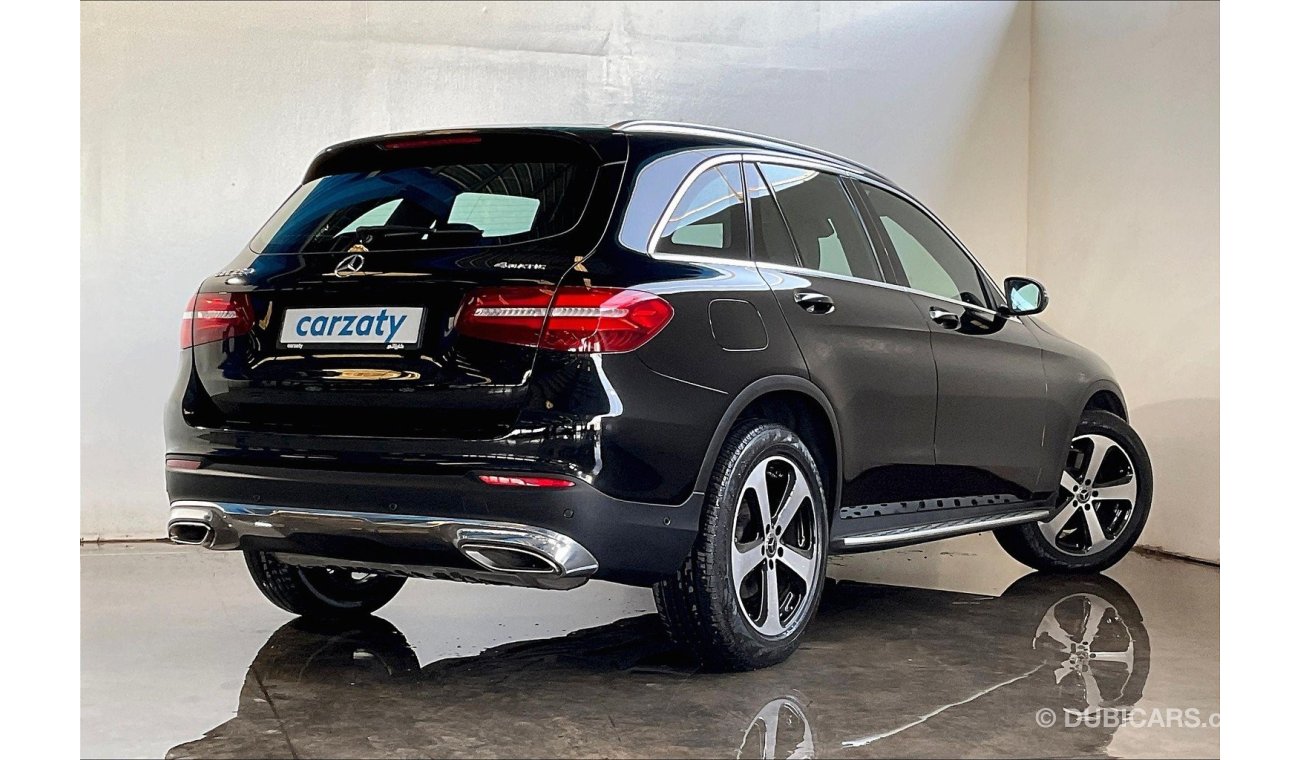 Mercedes-Benz GLC 250 AMG (Half leather seats)