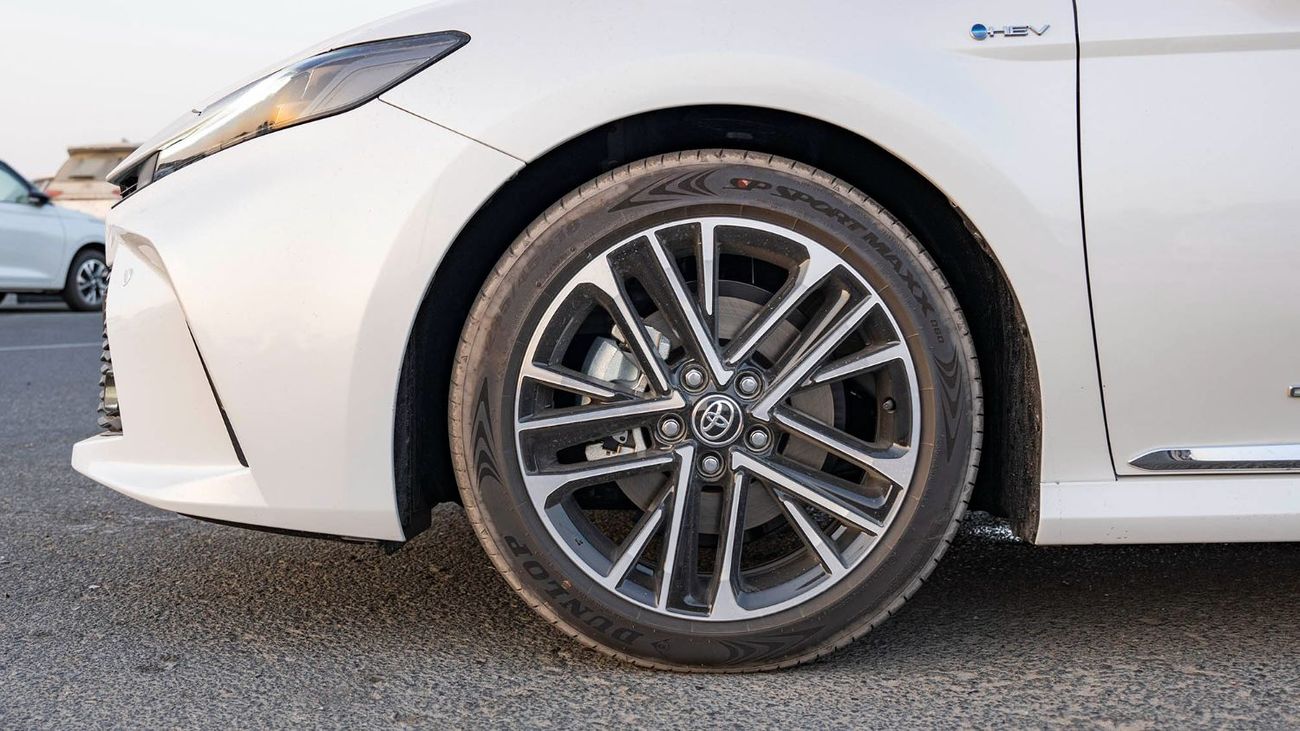 تويوتا كامري 2025 Toyota Camry 2.5L LE Hybrid with panorama roof AT