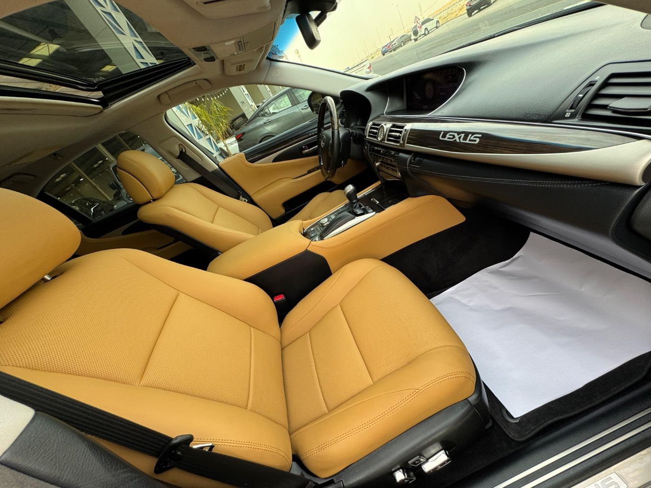 Lexus LS460 V8 4.6L / TRIPLE XENON LIGHTS / COOLING AND HEATING SEATS / SOFT CLOSE DOORS / IN PERFECT CONDITION