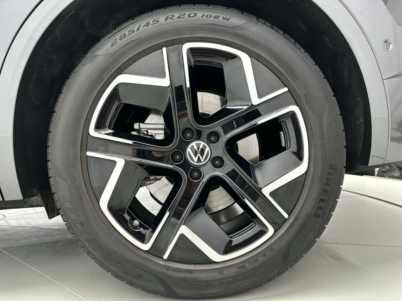 Volkswagen Touareg R-LINE VW Certified | The Ultimate Flagship SUV | Well Maintained