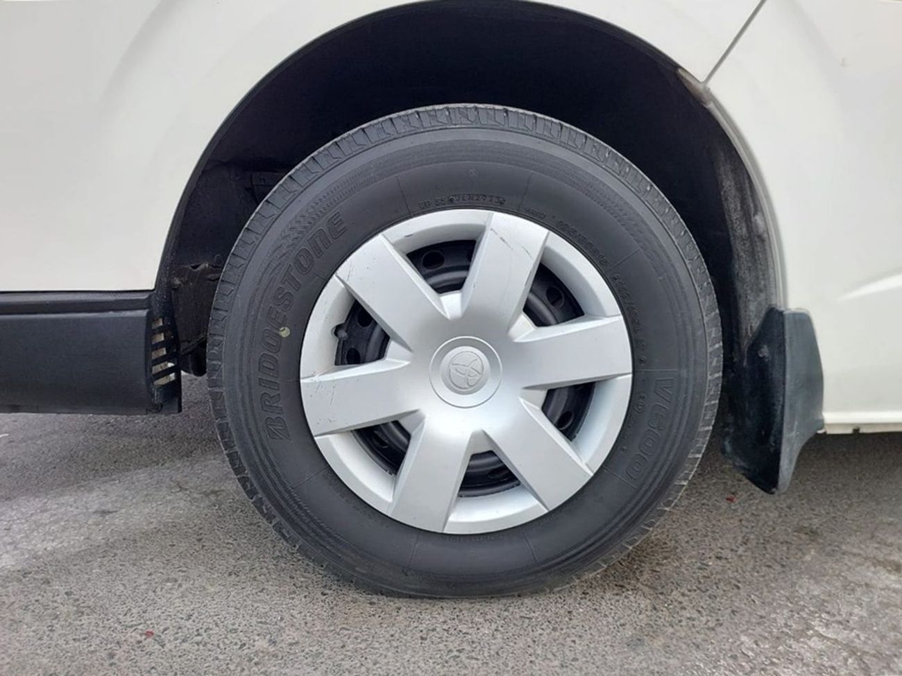 Toyota Hiace TOYOTA HIACE VAN RHD 2015 MODEL 3.0 L DIESEL AUTOMATIC(PM15267)