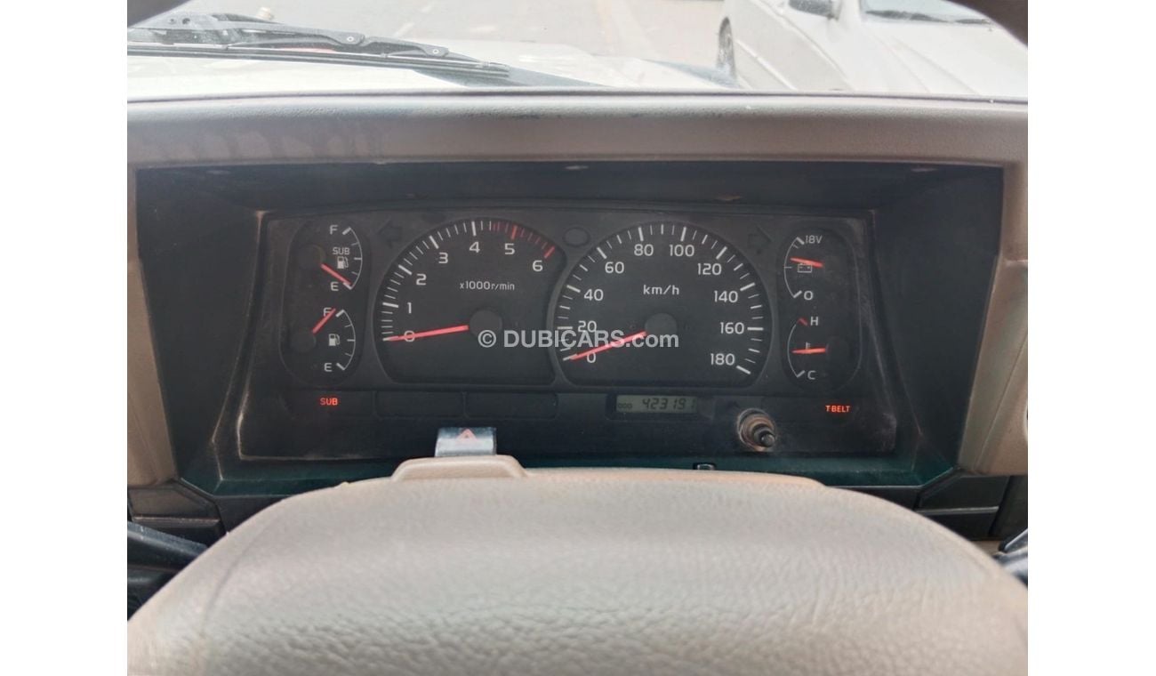 Toyota Land Cruiser 70 TOYOTA LAND CRUISER AMBULANCE RIGHT HAND DRIVE (PM1507)