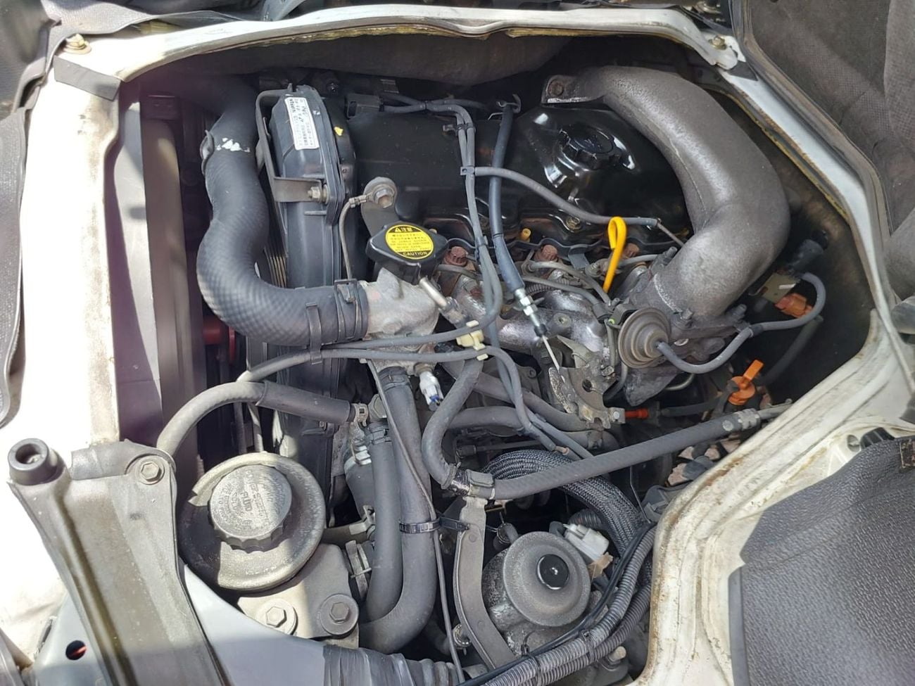 Toyota Hiace TOYOTA HIACE COMMUTER VAN RHD 2001 MODEL 3.0 L DIESEL AUTOMATIC(PM02185)