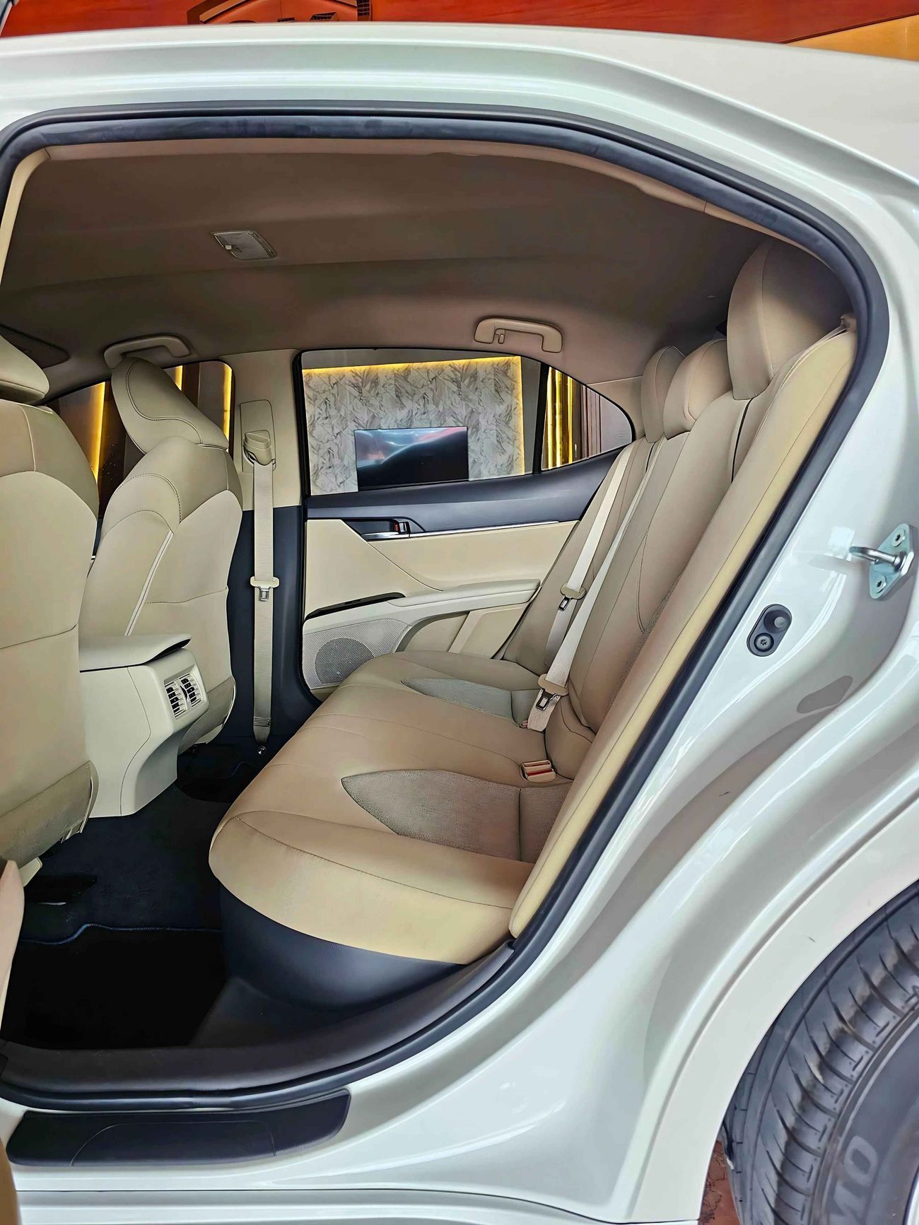 Toyota Camry CAMRY/LE HEV HYBRID 2.5L/1YR WARANTY /FSH/SINGLE USER/ 962 MONTHLY/LOT#94659