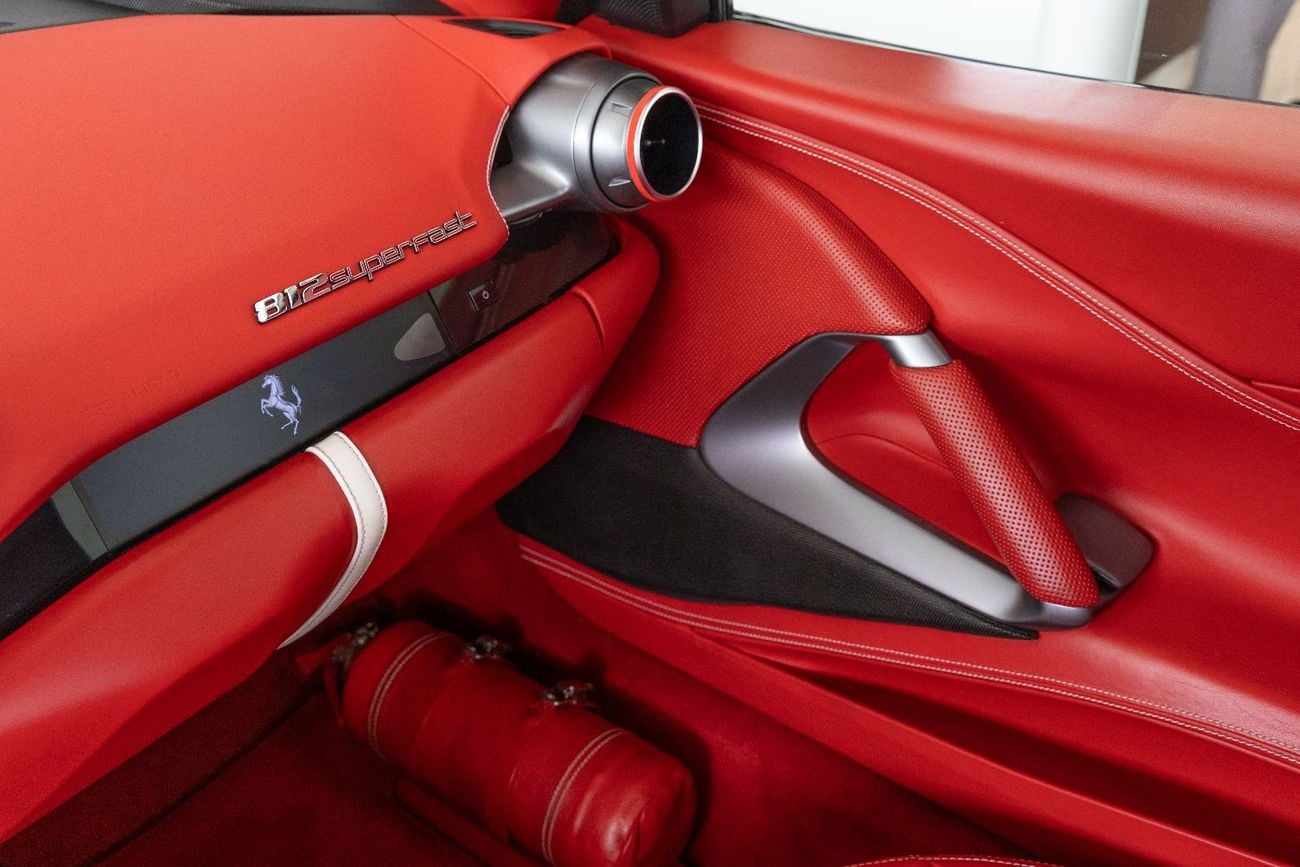فيراري 812  سوبرفاست Ferrari 812 Superfast |  GCC Specs | Fully Carbon Fiber | Ceramic Brakes | Low Mileage | 2018
