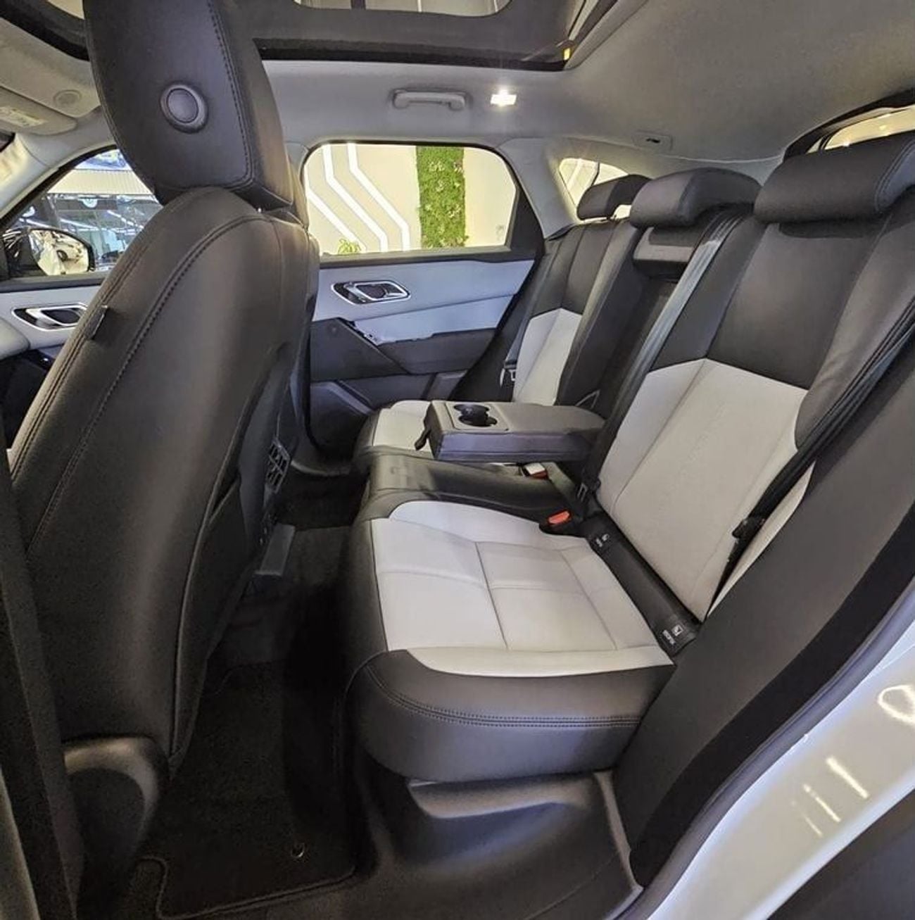 لاند روفر رينج روفر فيلار 2025 Range Rover Velar P250