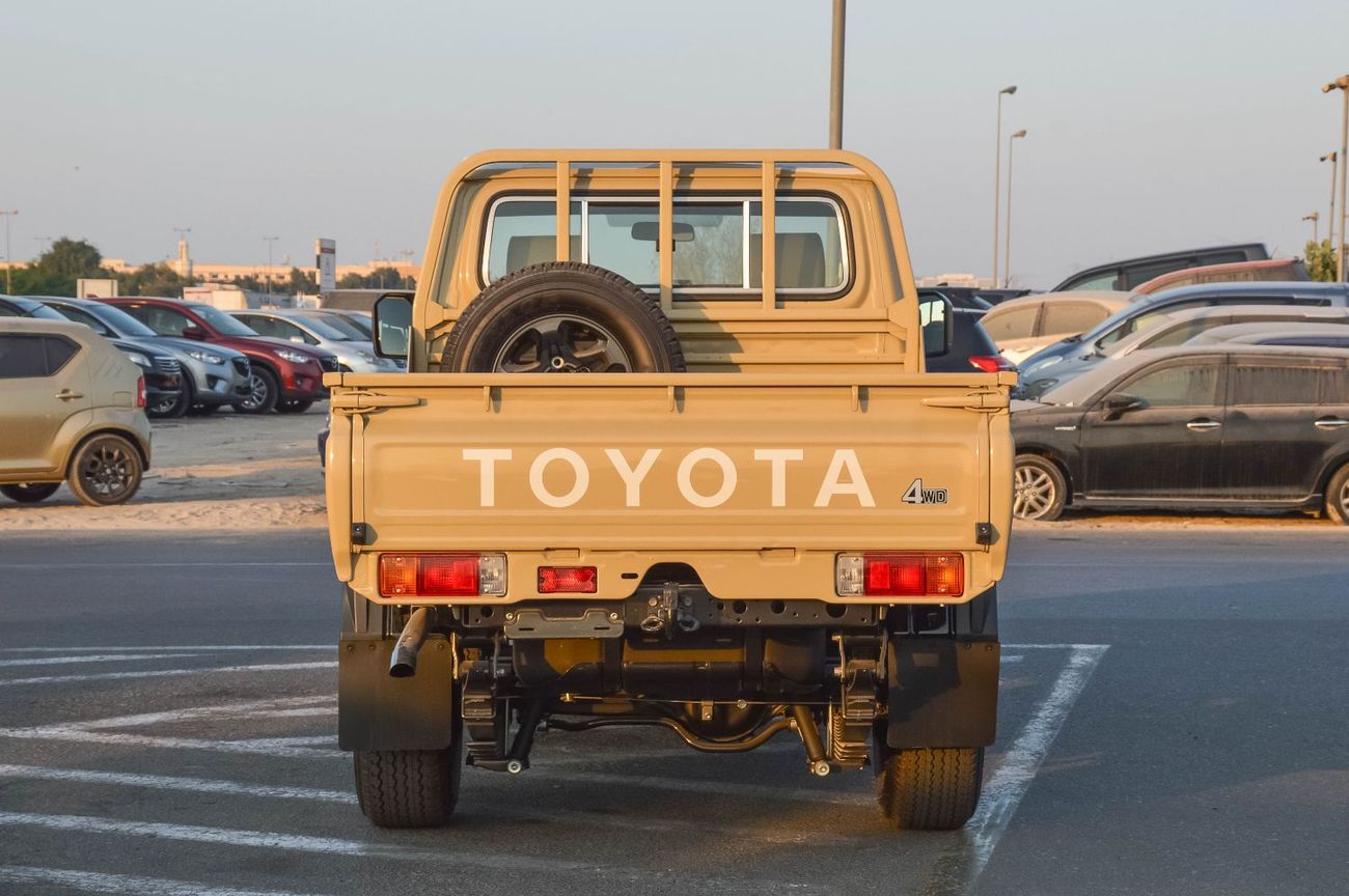 Toyota Land Cruiser Pick Up TOYOTA LAND CRUISER 79 2.8L SC MT DIESEL PICKUP 2025