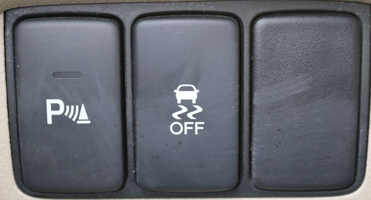 Honda CRV EX 2.4L HONDA CR-V - 2015 GCC edition, accident-free, in excellent condition with a mileage of 136,0