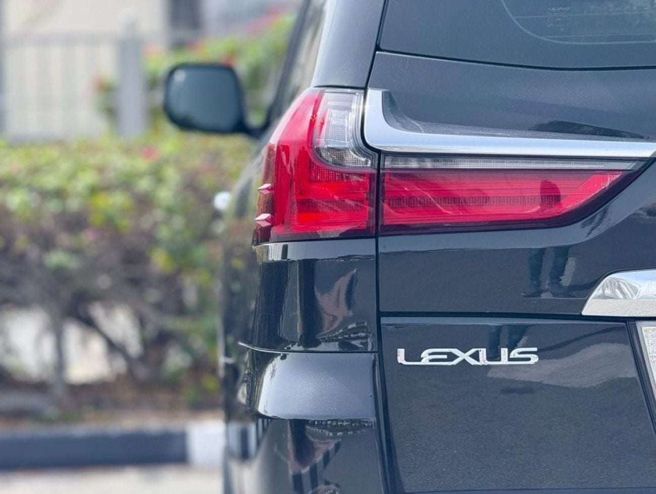 لكزس LX 570 LEXUS LX570 GCC SPECS YEAR 2017 FULL SERVICE HISTORY