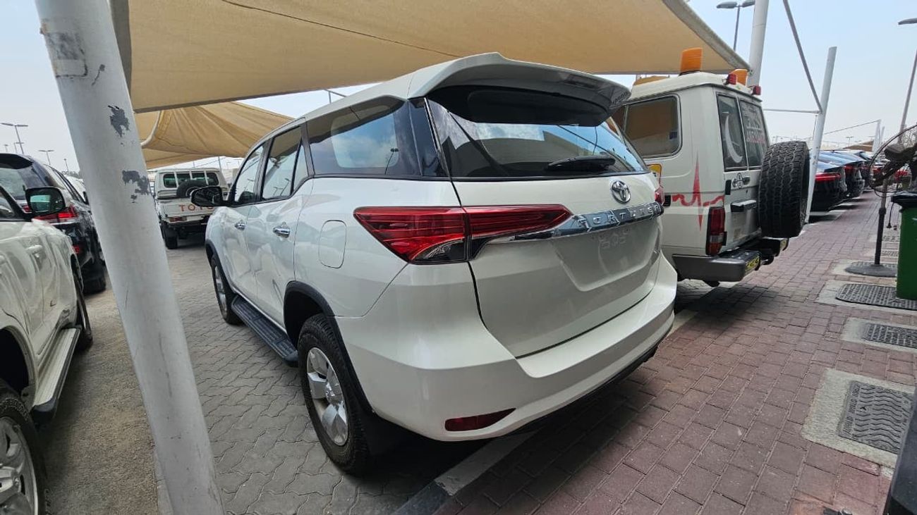 Toyota Fortuner STD D