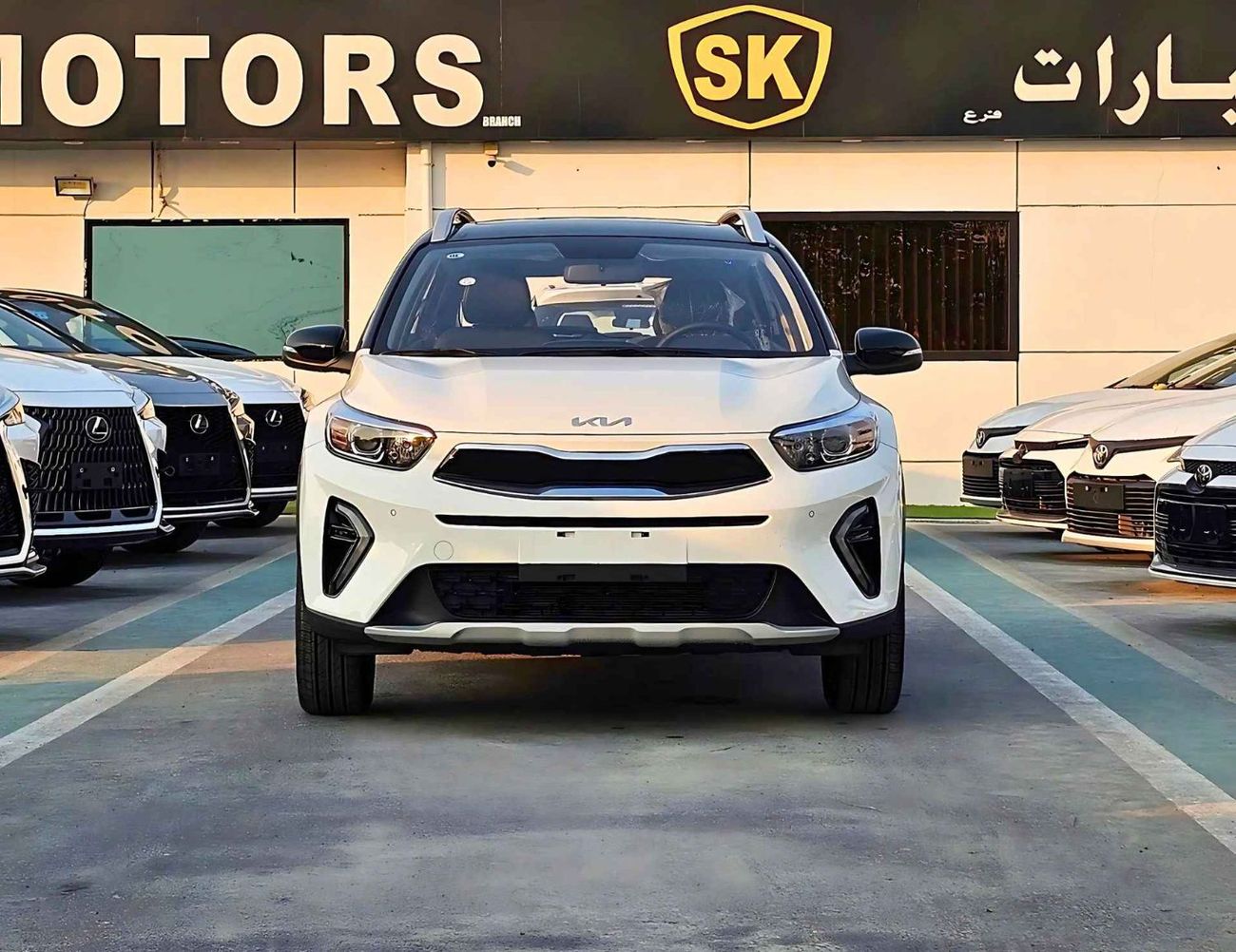 Kia KX1 DUAL TONE | 1.4L V4 PETROL | CVT WITH SUNROOF | PUSH START | DVD CAMERA | CODE # KX1FT