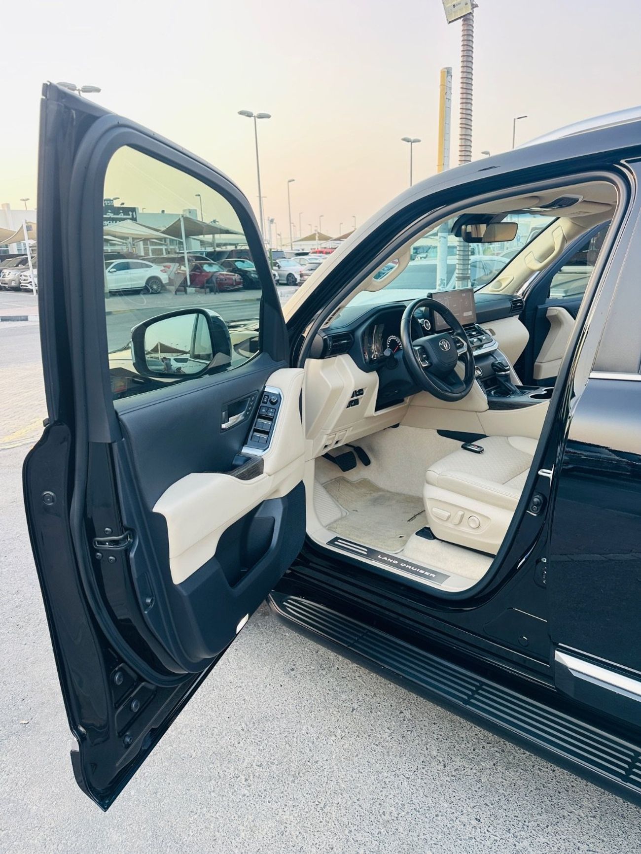 تويوتا لاند كروزر VXR