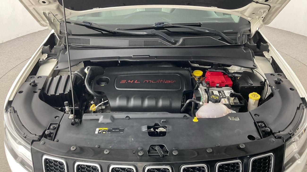 جيب كومباس Limited | شامل الضمان | 0 ﺪﻔﻋﺓ ﺃﻮﻟﻯ