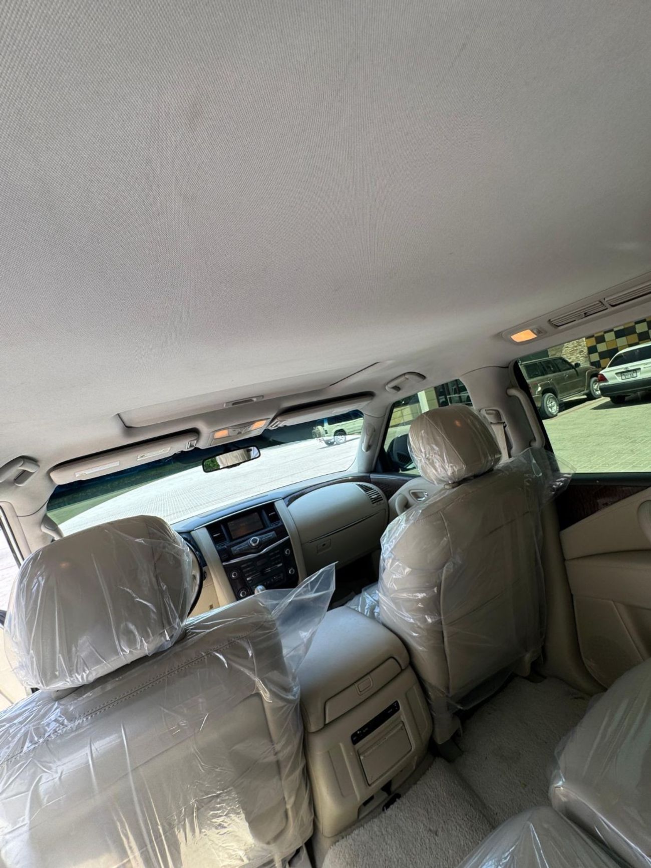 نيسان باترول Nissan patrol 2010 V8 big engine Gcc Full options