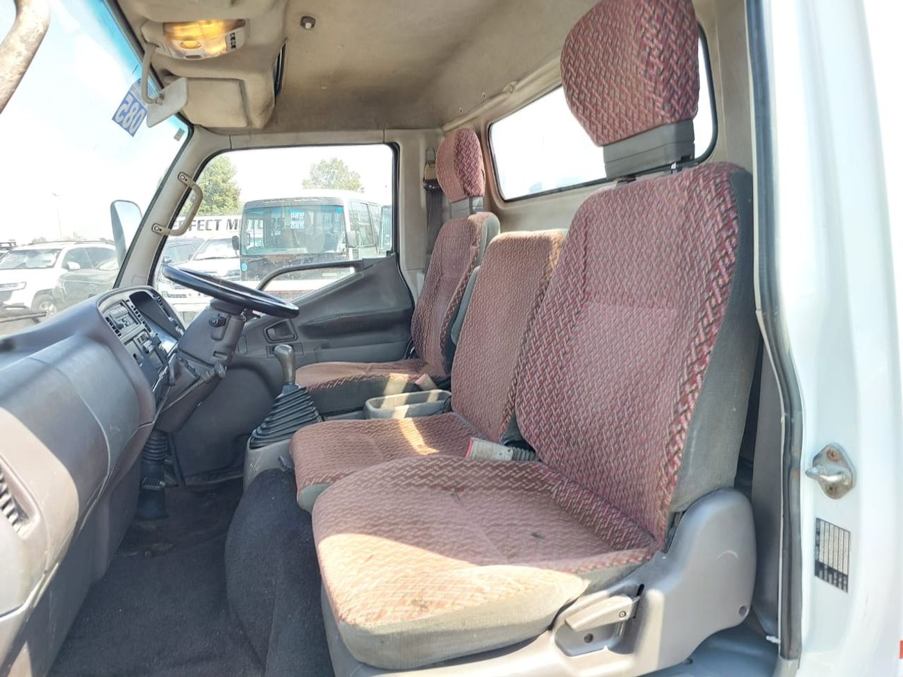 Mitsubishi Fuso Canter MITSUBISHI CANTER 6 BOLT TRUCK RHD 1995 MODEL 4.6 L DIESEL MANUAL(PM01580)