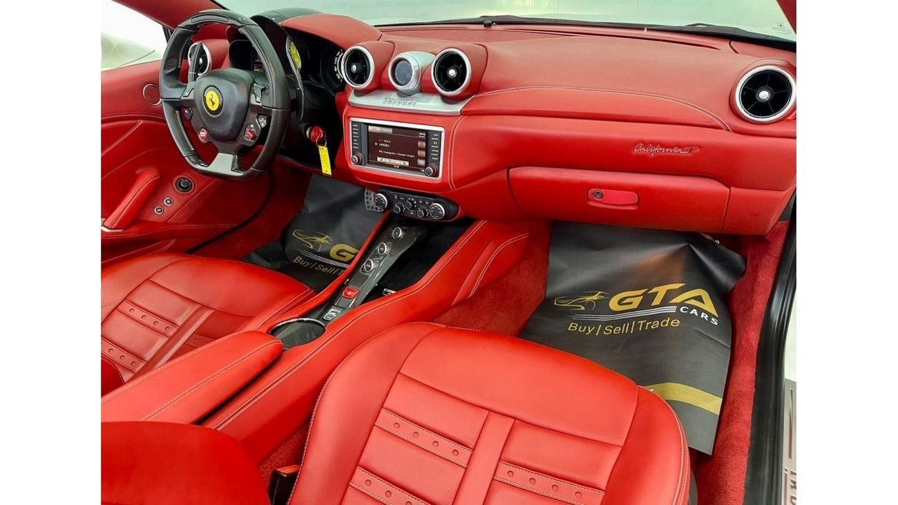 Ferrari California Std *Like New* 2015 Ferrari California T, Full Ferrari History, Warranty, Low Kms, GCC
