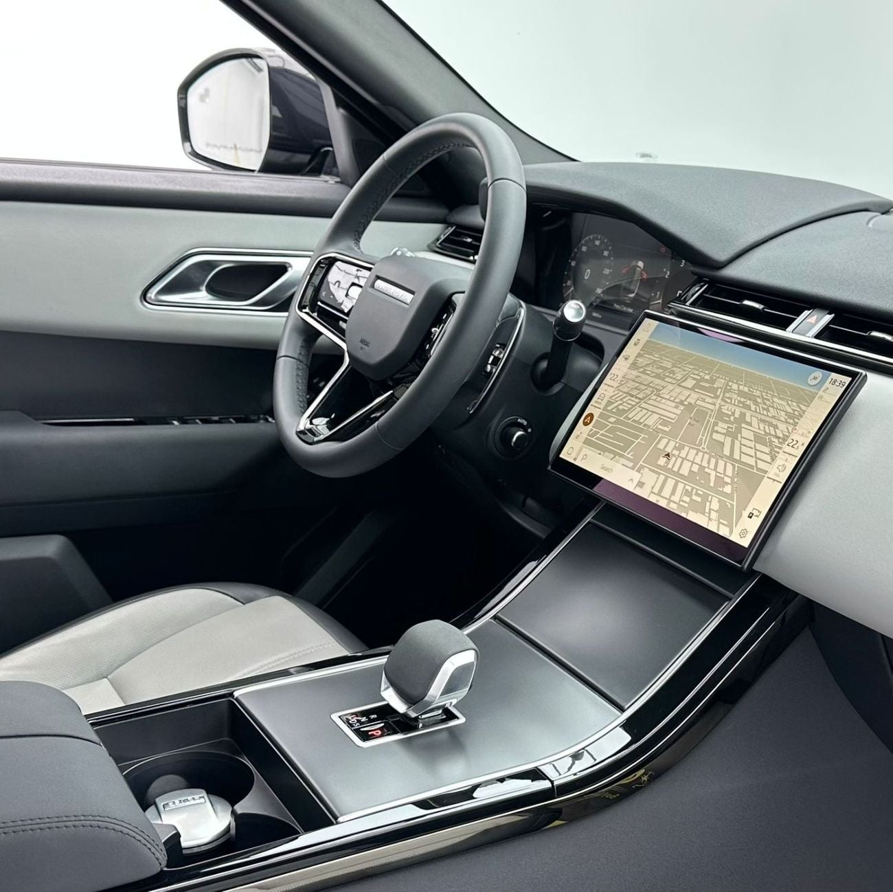 لاند روفر رينج روفر فيلار 2024 Range Rover Velar SE Dynamic P250, Oct/2029 Range Rover Warranty, Range Rover Full Service Hist