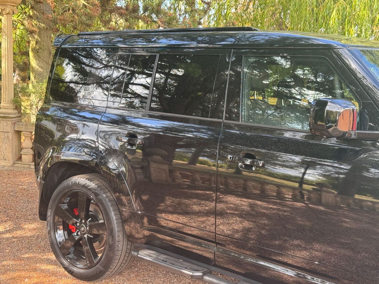 لاند روفر ديفندر 110 X P425 5.0L V8 IN RIGHT HAND DRIVE