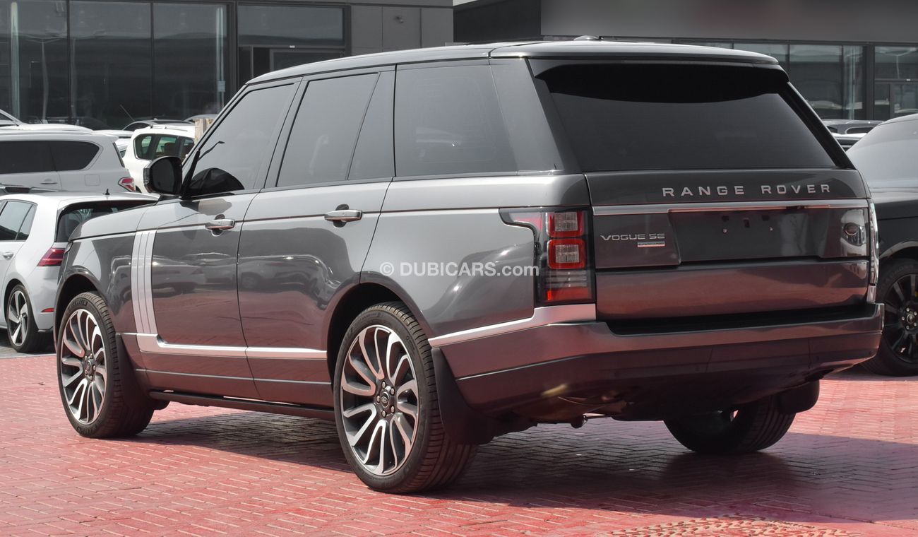 Used Land Rover Range Rover Vogue SE Supercharged 2014 for sale in Abu