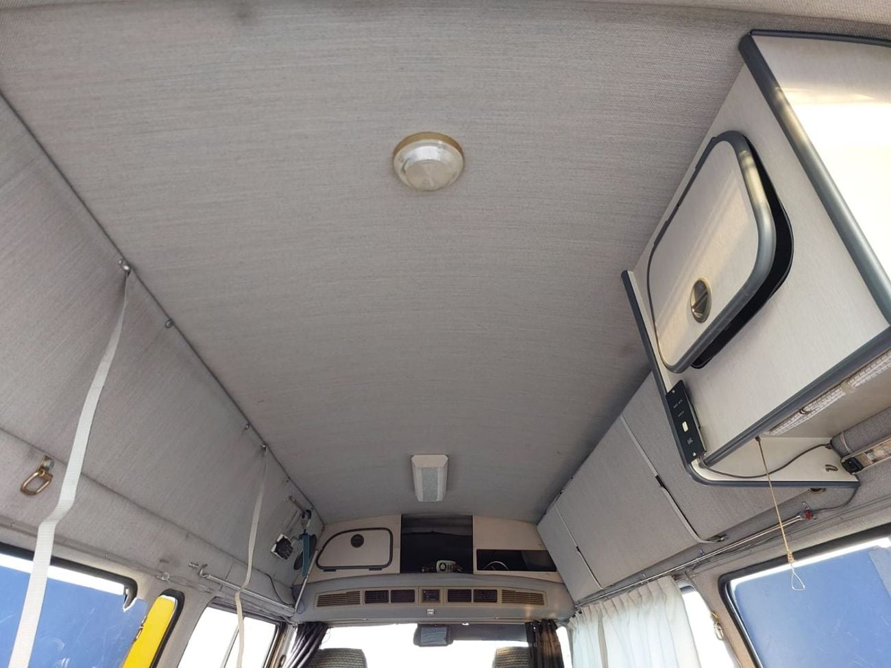 Toyota Hiace 1996 TOYOTA HIACE VAN RHD DIESEL AUTOMATIC(PM08789)