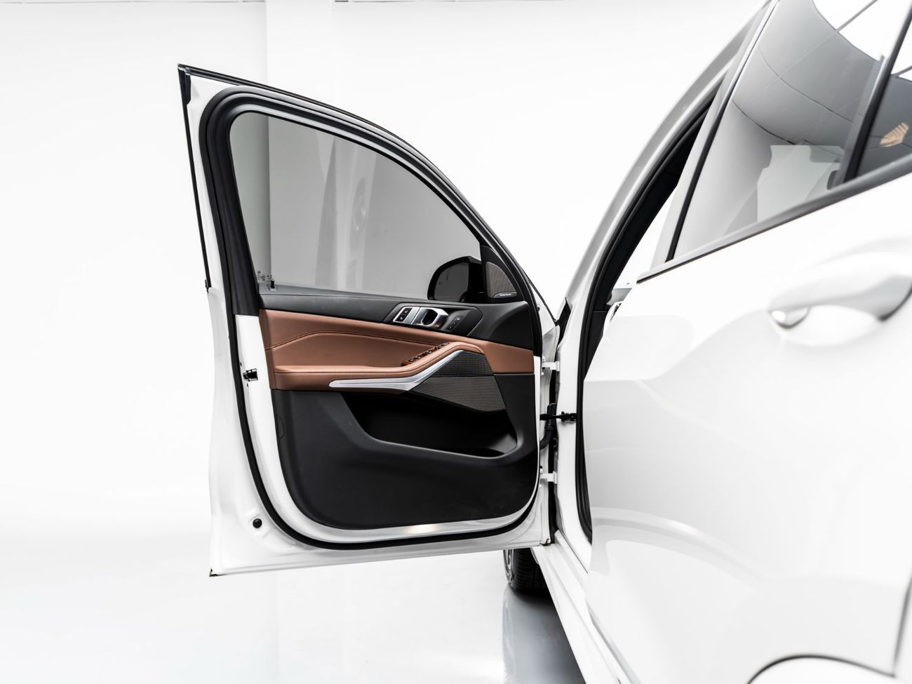 BMW X5 40i M Sport 3.0L 2023 BMW X5 xDrive40i, 2027 BMW Warranty + Service Contract, Low KMs, GCC