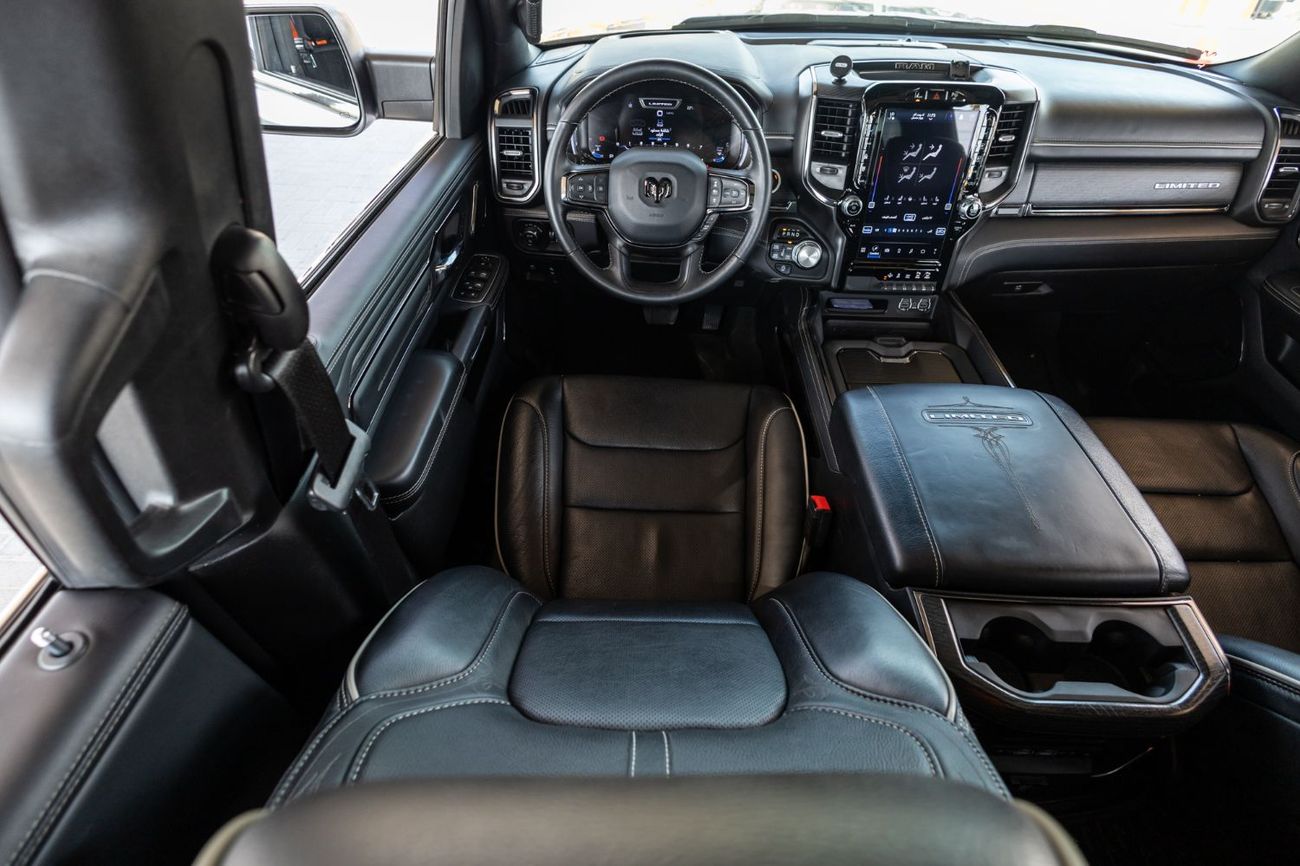 RAM 1500 Limited Crew Cab 5.7L