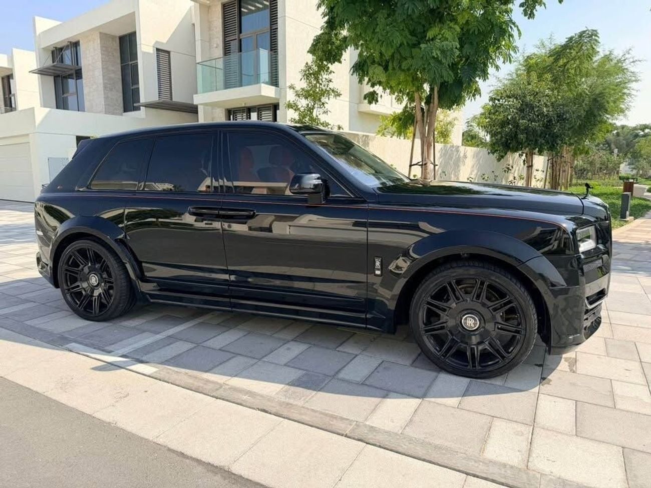 Rolls-Royce Cullinan 6.7L Twin-Turbo (563 HP) Black Badge