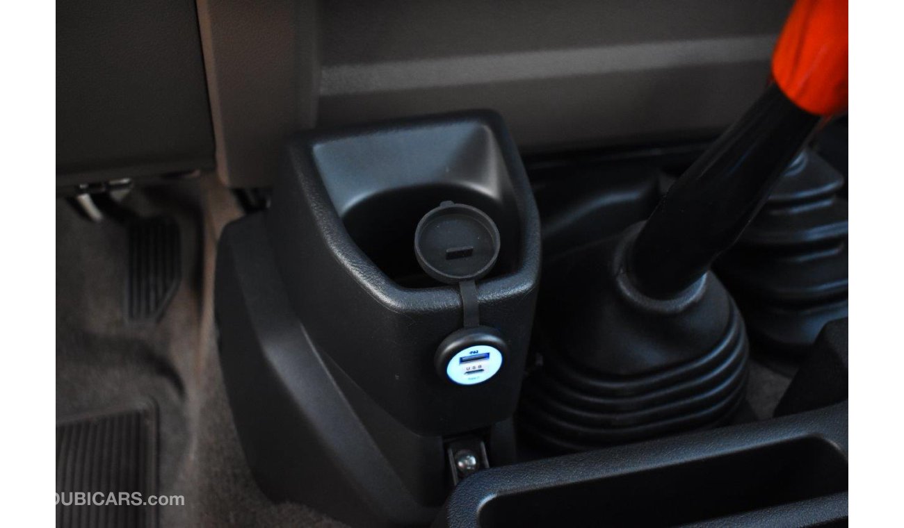 تويوتا لاند كروزر هارد توب 76 LX LIMITED V8 4.5L Turbo Diesel 4WD 5 Seat Manual Transmission (Export only)