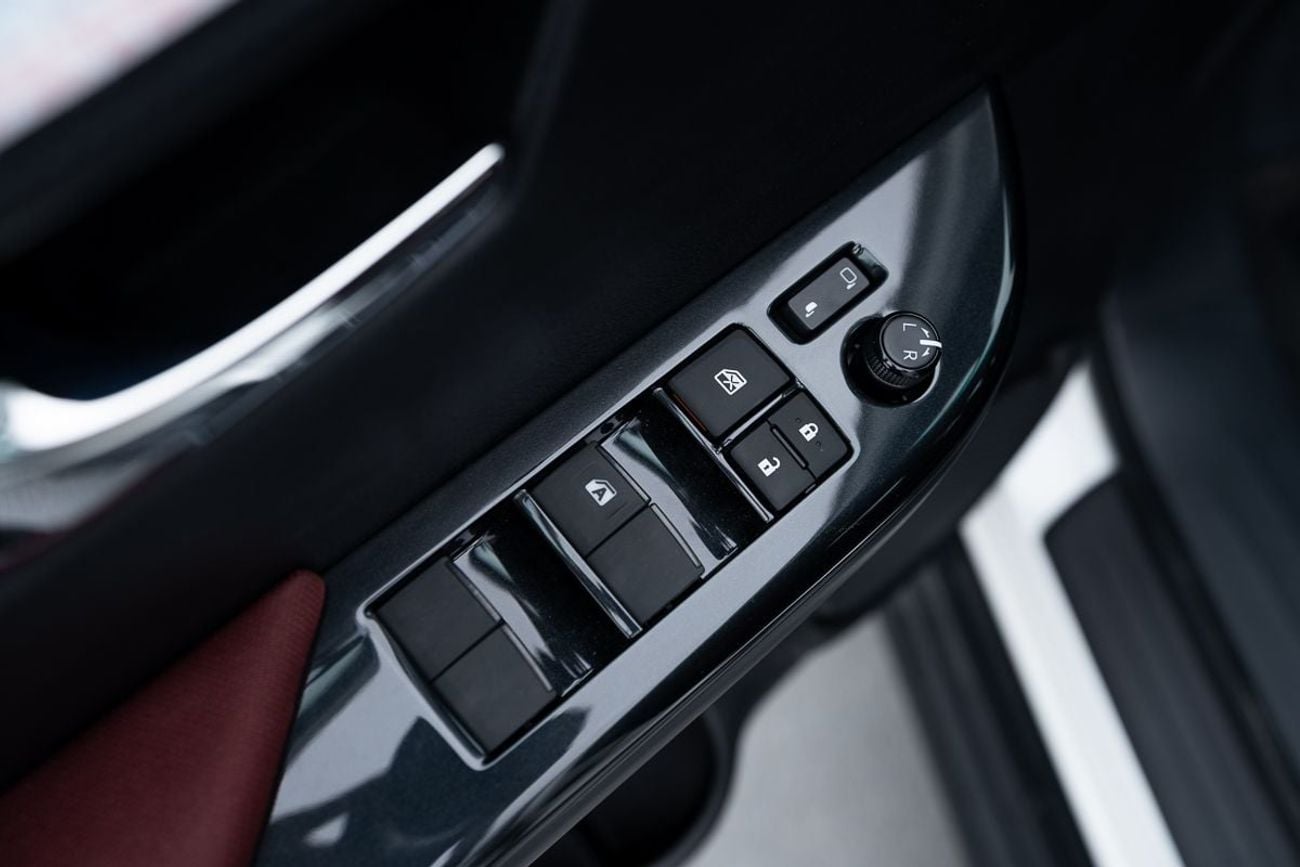 تويوتا هيلوكس S-GLX 2.8L Pick Up Diesel Automatic Transmission 4WD Double Cabin 2026