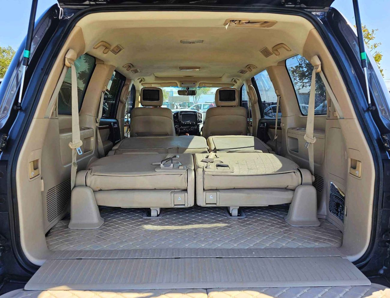 Toyota Land Cruiser GXR/ V6 / 4.0L/ 4WD/ SUNROOF/ ORG SHAPE/ A/T / FULL OPTION / LEATHER SEATS/ EXPORT ONLY / LOT#10319