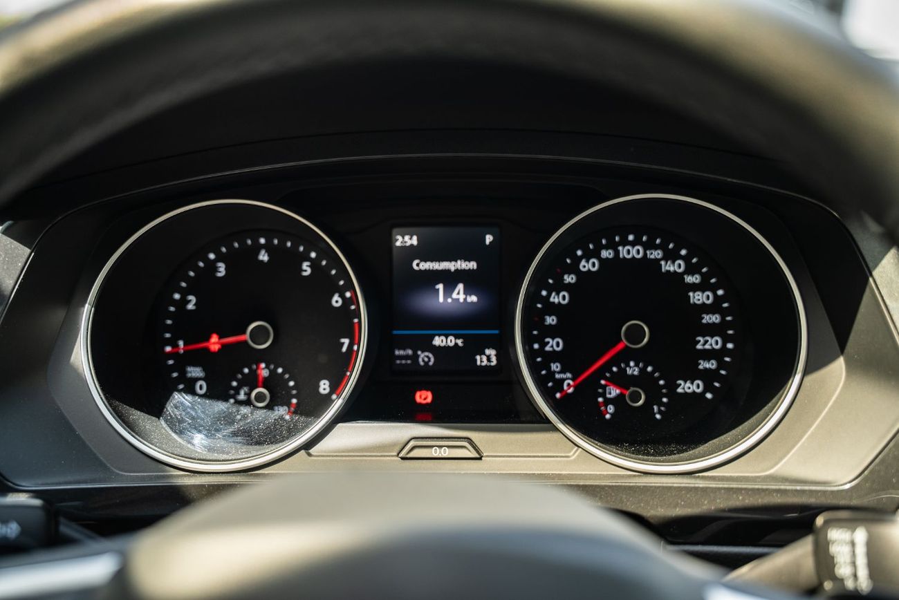 Volkswagen Tiguan Trendline Agency Warranty Full Service History 1.4L 2024 Low Mileage GCC