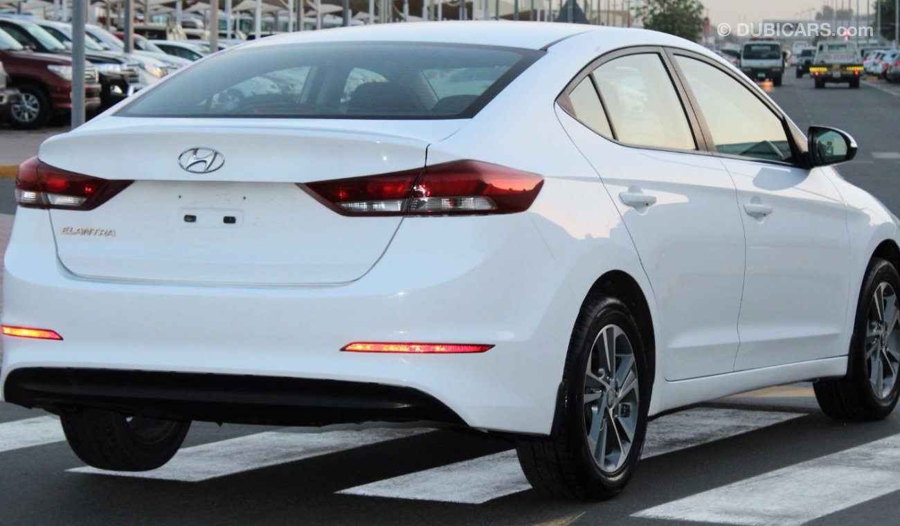 Hyundai Elantra Hyundai Elantra 2017 GCC in excellent condition without accidents, very clean from inside and outsid