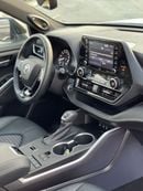 Toyota Highlander 2021 Toyota Highlander XSE 3.5L V6 - 14,500 Mileage
