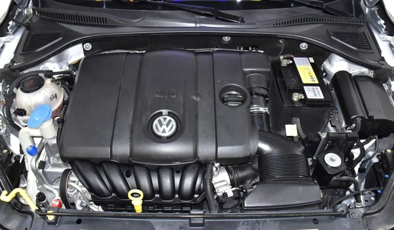 فولكس واجن باسات EXCELLENT DEAL for our Volkswagen Passat ( 2020 Model ) in Silver Color GCC Specs