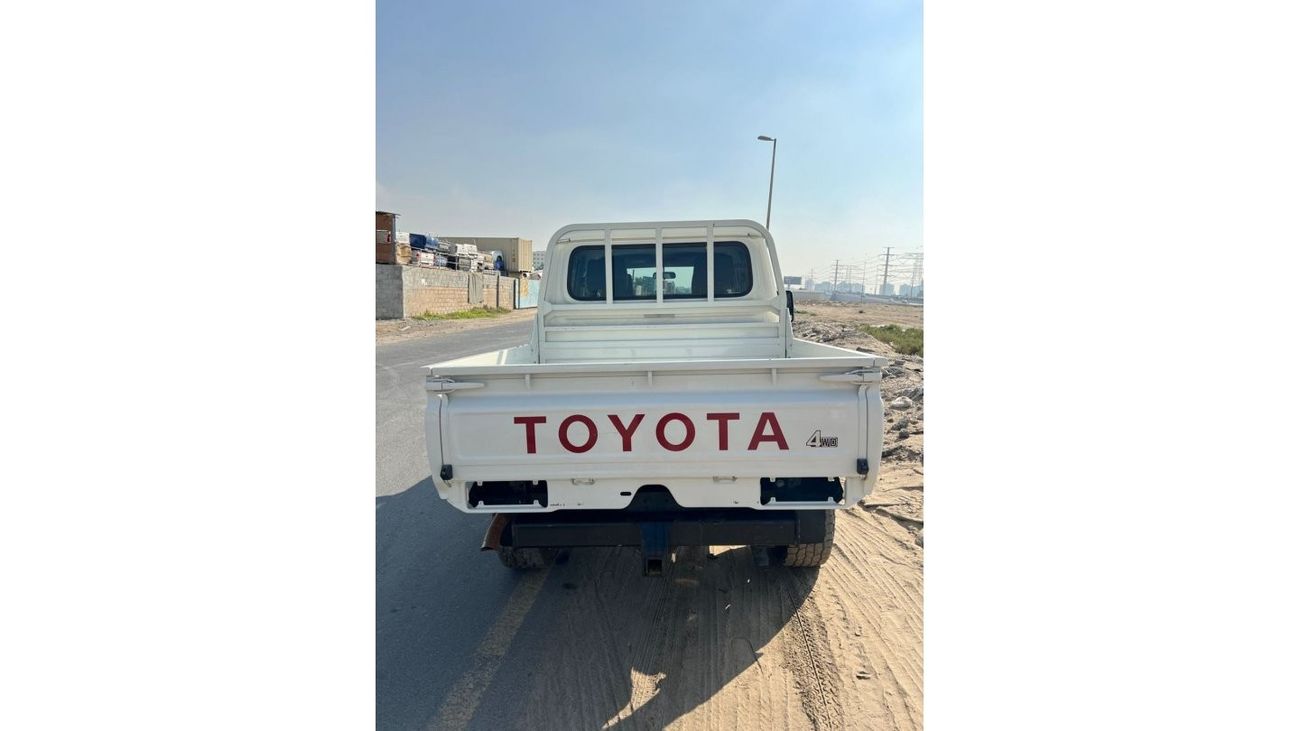 Toyota Land Cruiser Pick Up