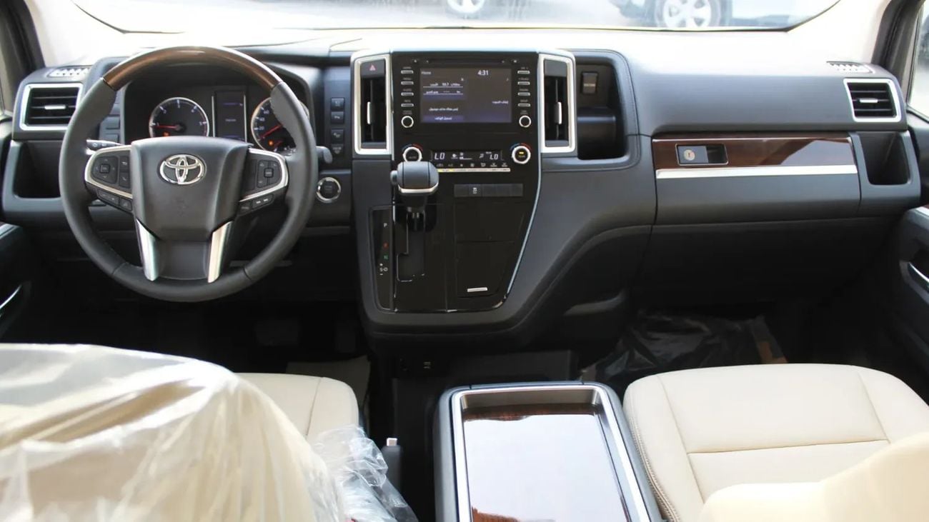 Toyota Granvia 2.8L WAGON GRANVIA 6 SEATS AT