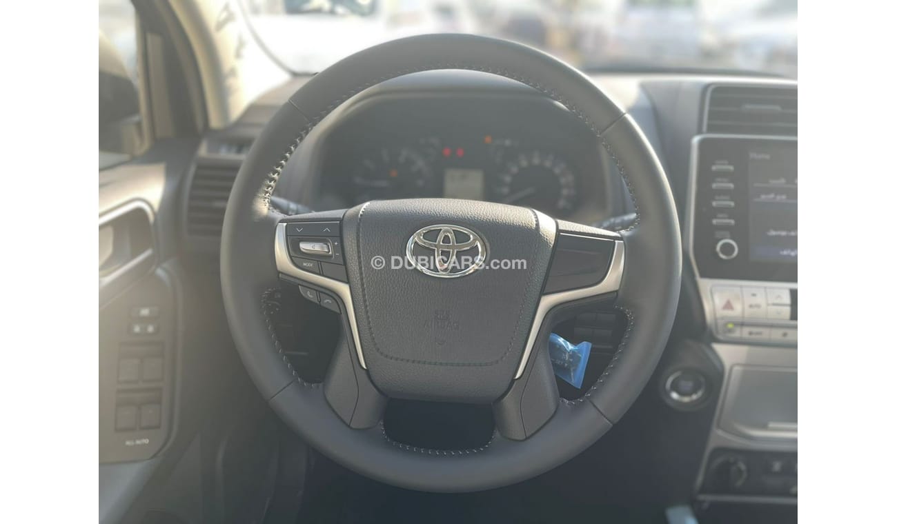 تويوتا برادو تويوتا برادو TXL 4.0L V6 بفتحة سقف لون اسود موديل 2022