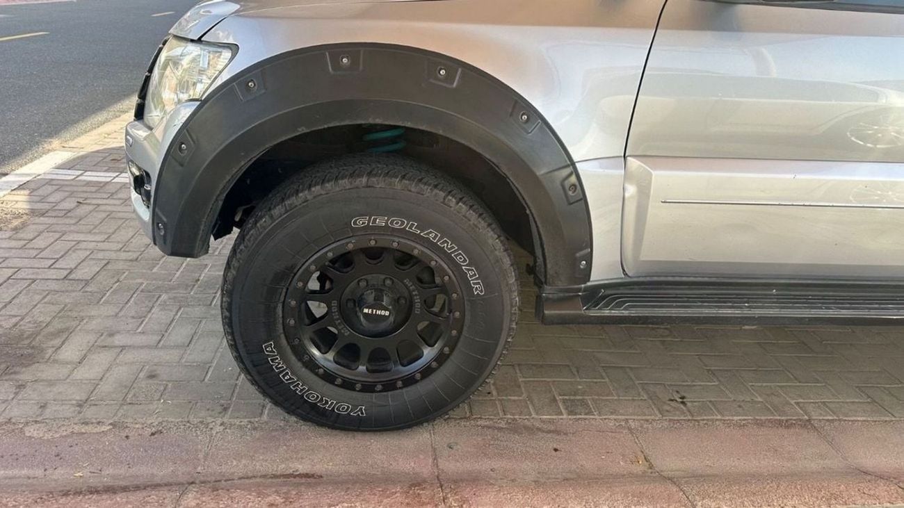 Mitsubishi Pajero Platinum Fully modified for Off road 2015 GCC specs