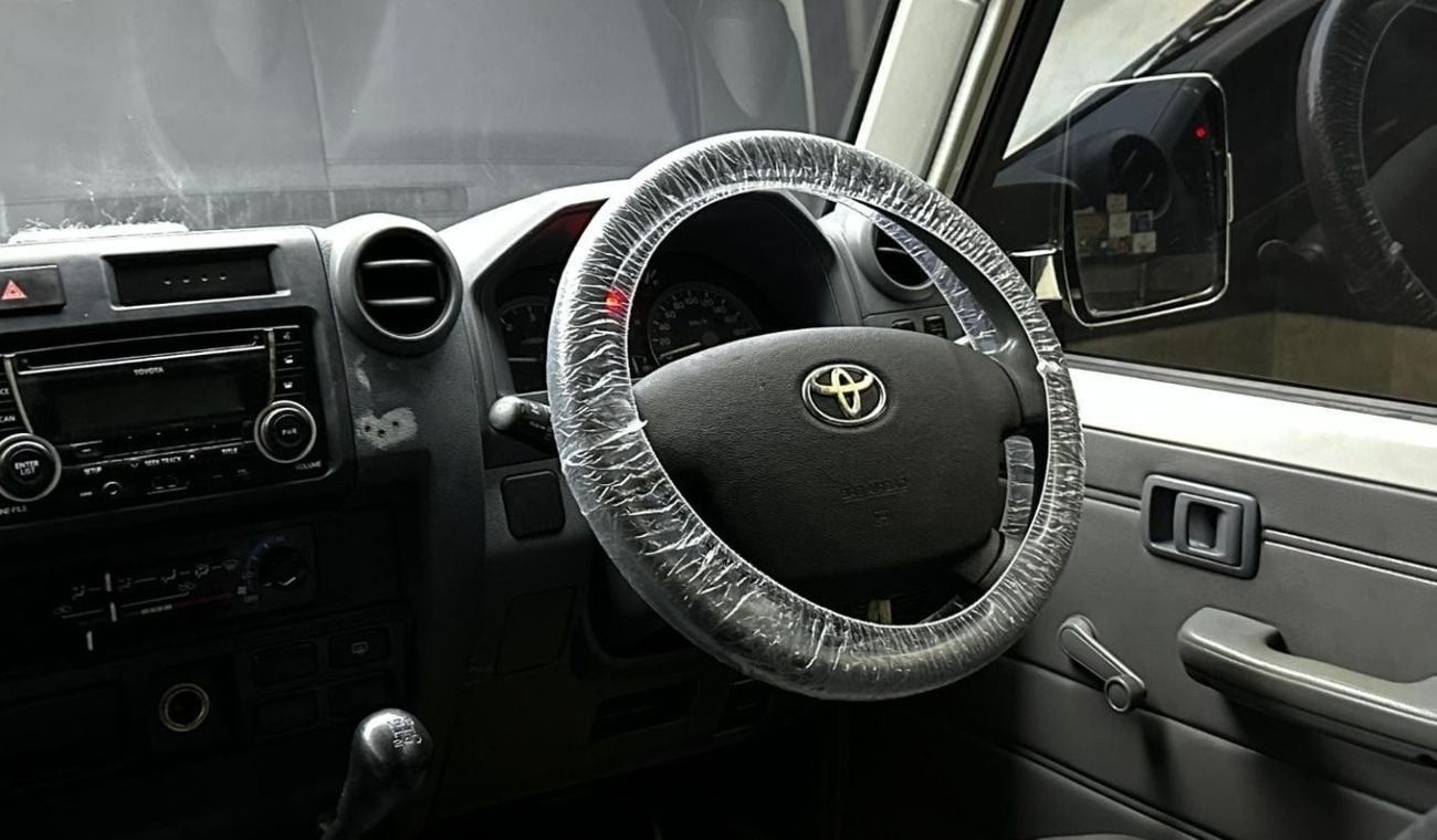 تويوتا لاند كروزر 70 Diesel 4.5 Liter Right Hand Drive Manual Gear Leather Seats