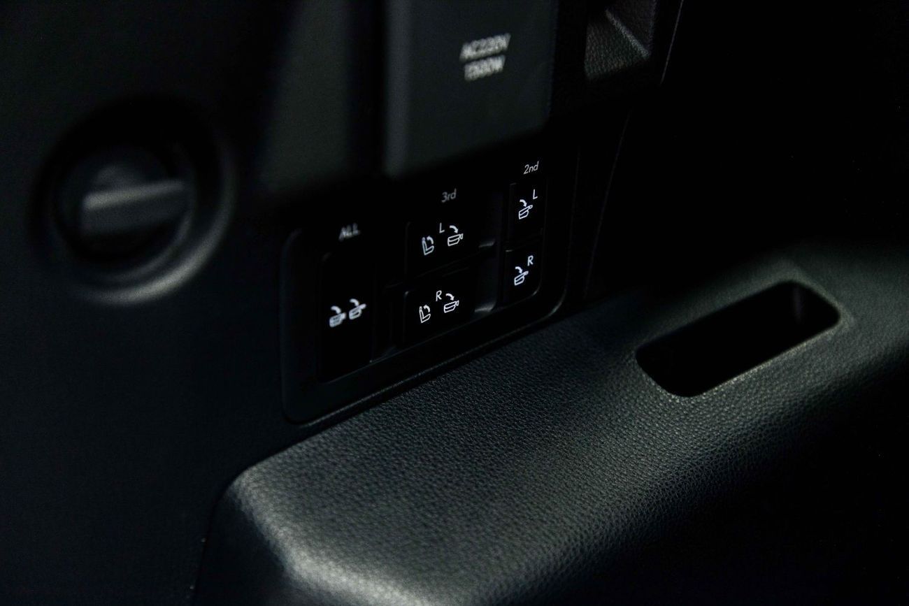 Lexus LX 700h Signature 3.5L - Green Inside Crimson | Export Only