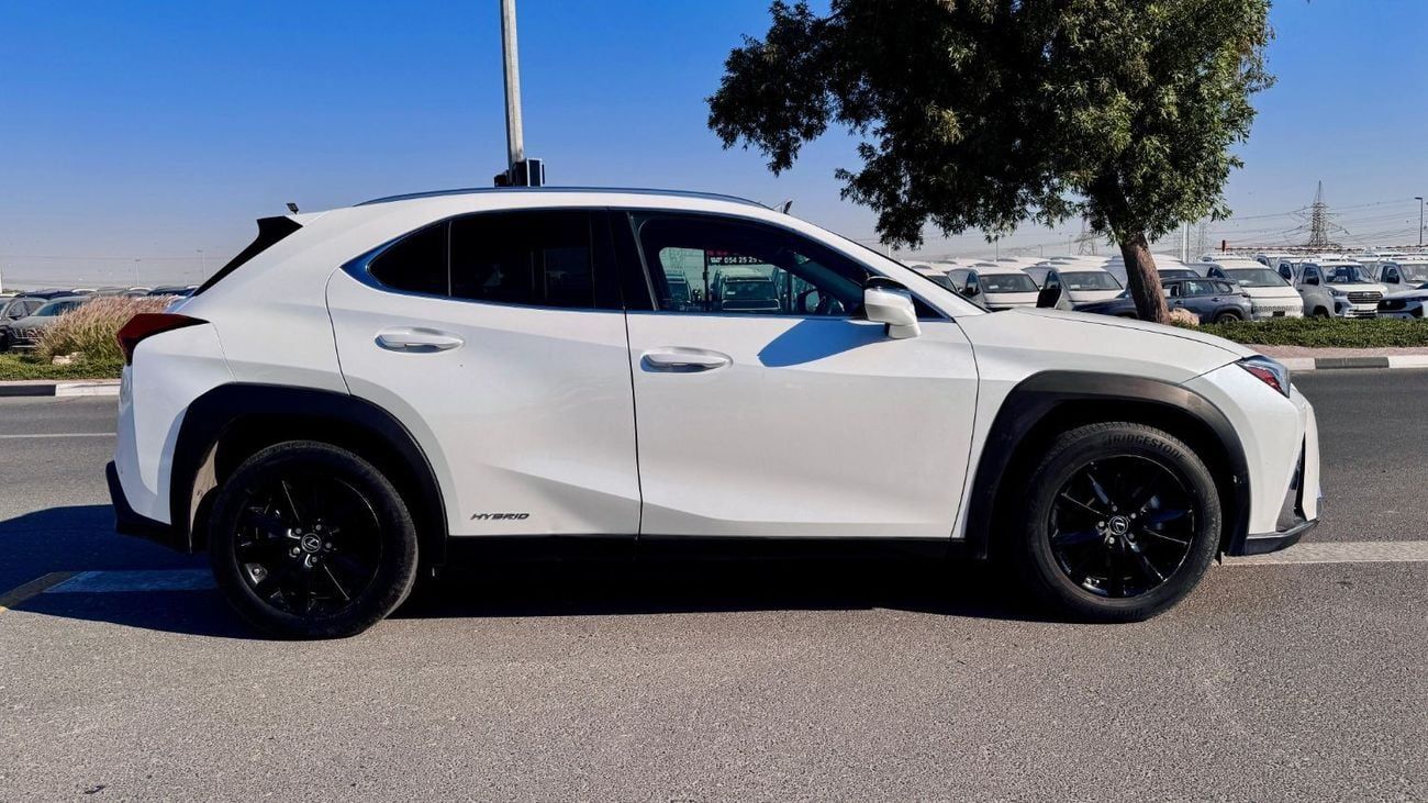 Lexus UX250h PREMIUM CONDITION | WHITE COLOR | 2.0L HYBRID ENGINE | RHD | 2021 | REAR VIEW CAMERA