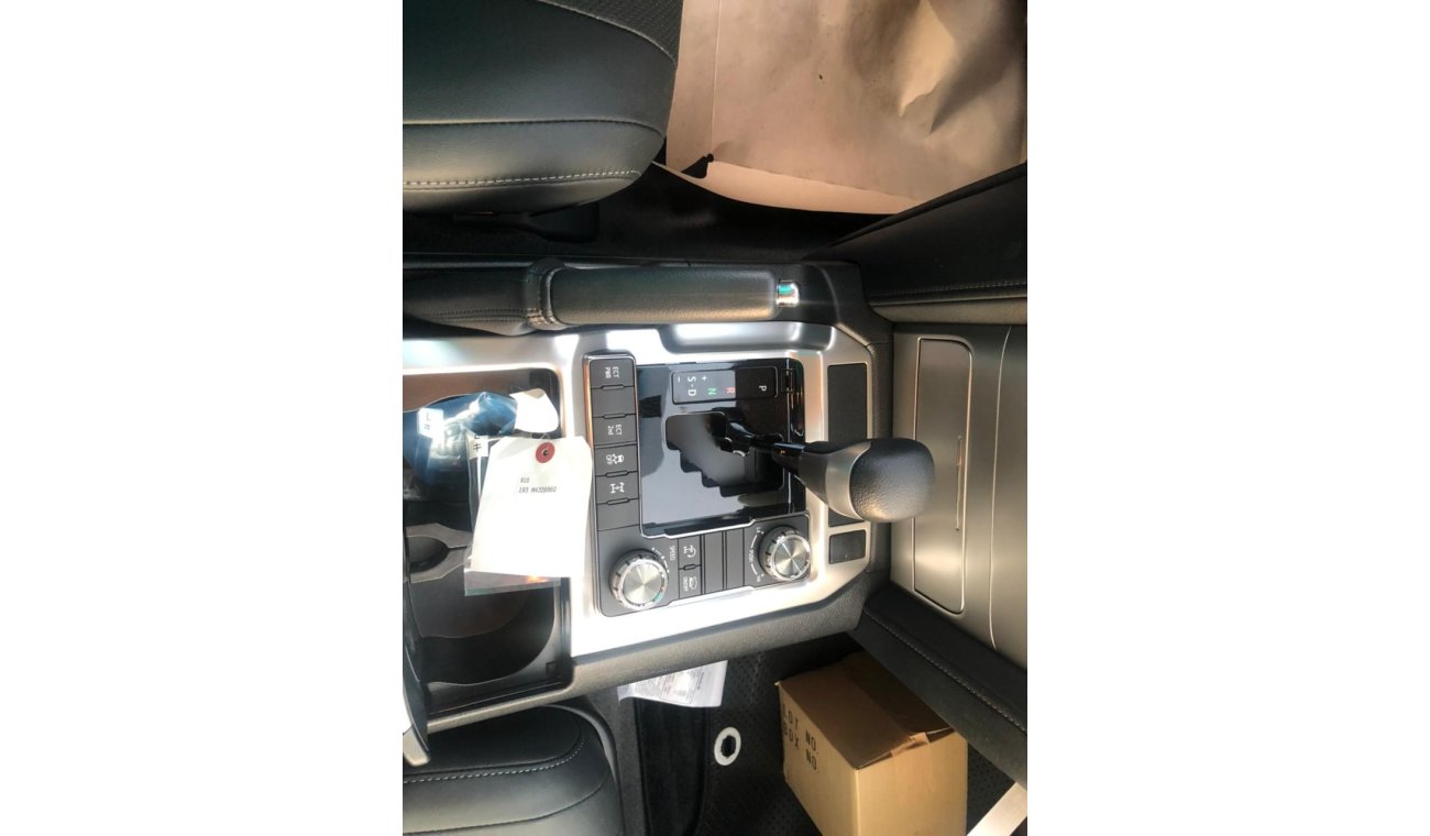 Toyota Land Cruiser TOYOTA LAND CRUISER GX.R, 4.5L, DIESEL, FULL OPTION, WITH LEATHER , BLACK COLOR, MODEL 2021 FOR EXPO