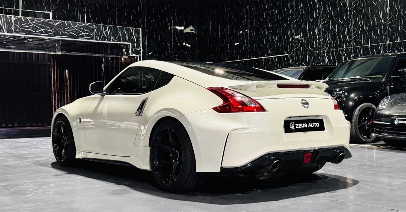 Nissan 370Z Std 3.7L (324 HP) Coupe