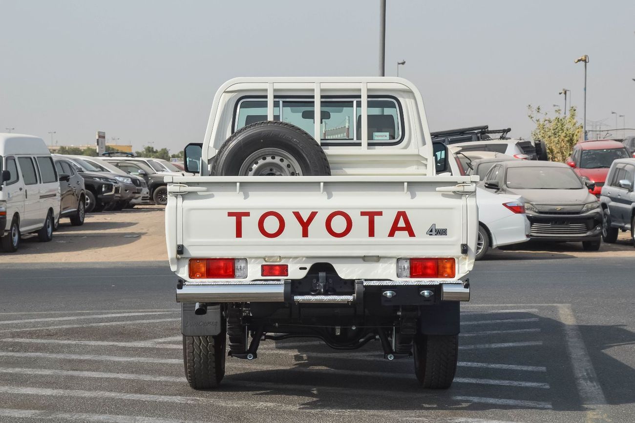 تويوتا لاند كروزر بيك آب TOYOTA LAND CRUISER 79 2.8L 4WD SC MT PICKUP 2025