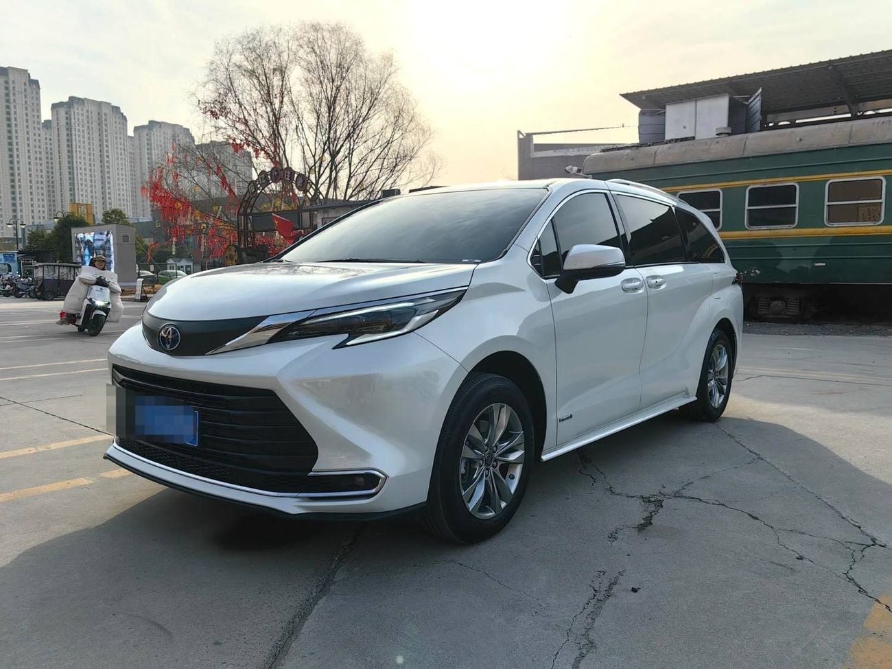 تويوتا سيينا Toyota Sienna 2.5 Comfort Edition