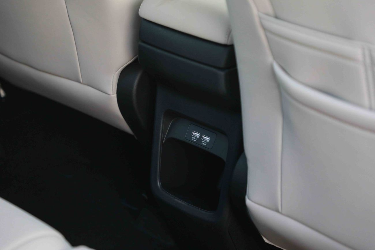 BYD Yuan Up 2024 BYD YUAN UP TRANSCEND - GREEN inside BEIGE | Export Only