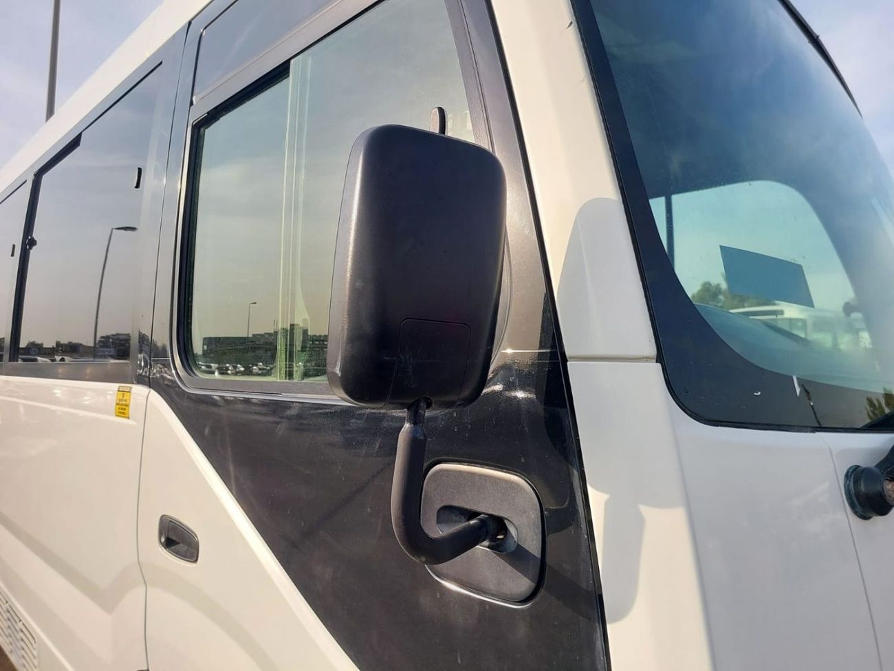 Toyota Coaster TOYOTA COASTER BUS RHD 2017 MODEL 4.0 L DIESEL AUTOMATIC(PM00207)